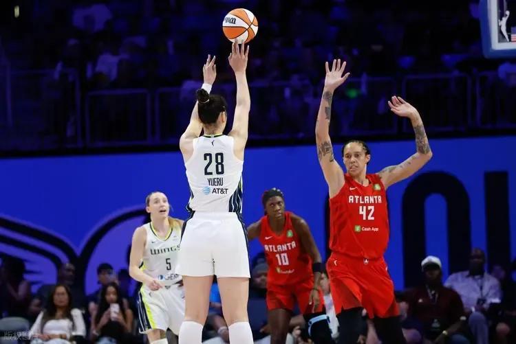 包含亚特兰大发布备战花絮，今夜造点机会，NBA常规赛任务艰巨，训练强度明显提升的词条