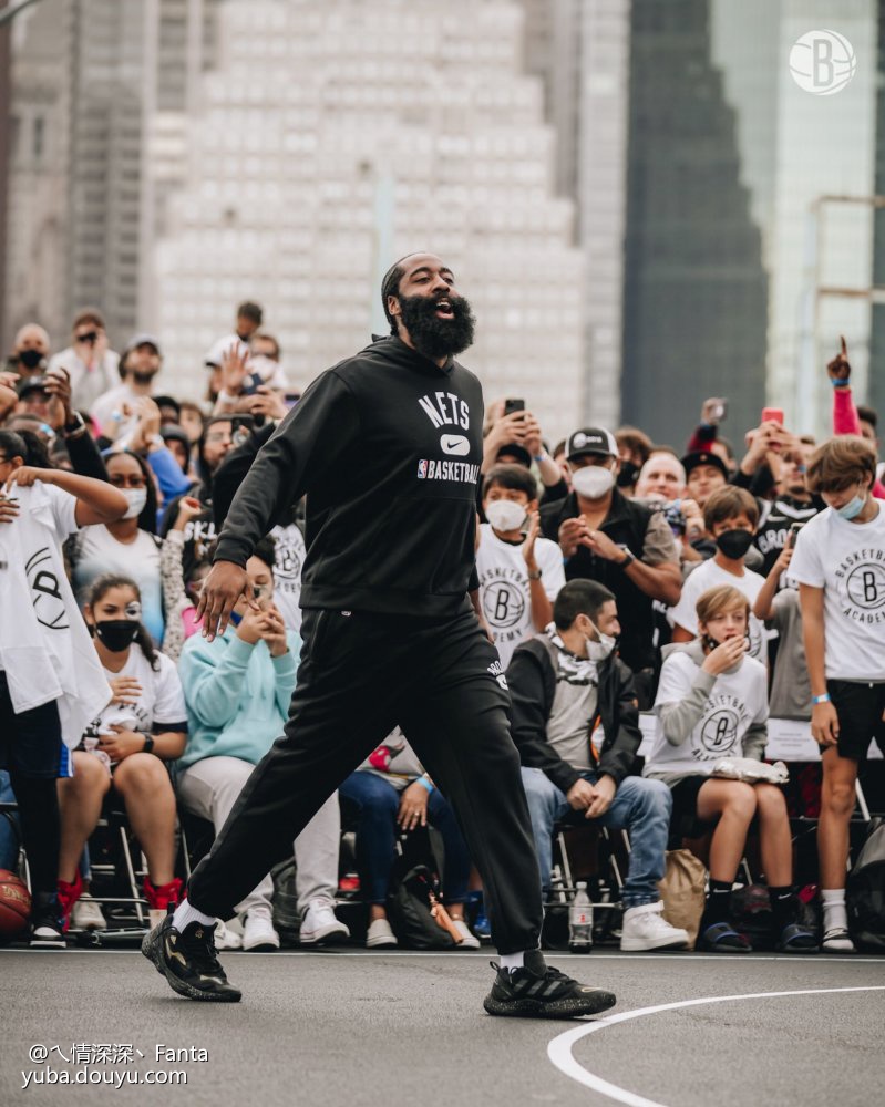 开拓者阿尔德里奇暑假中投训练