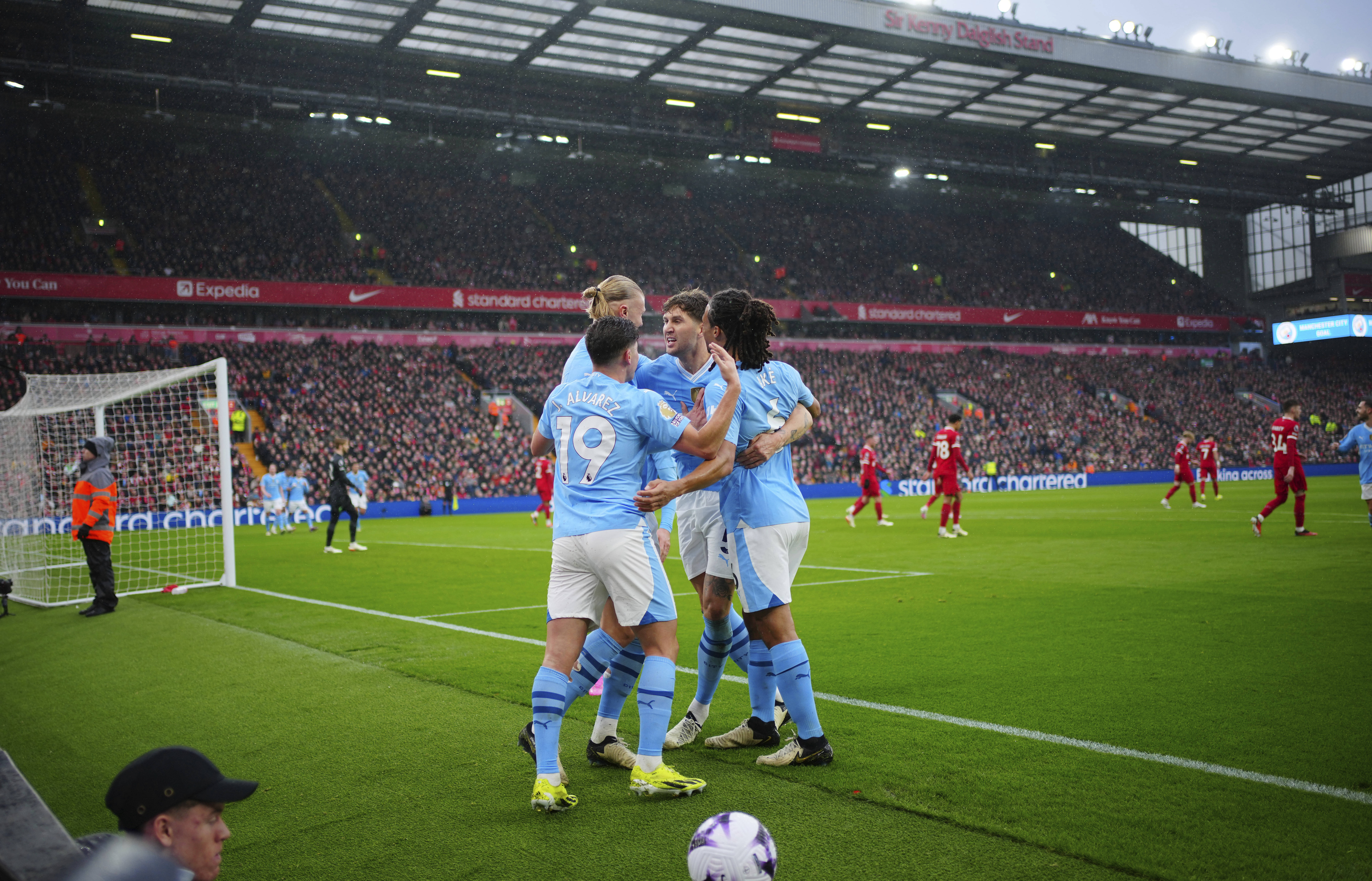 关于曼城窗口期迎来里程碑，志在英超名次提升，管理层满意，医务组通报恢复的信息